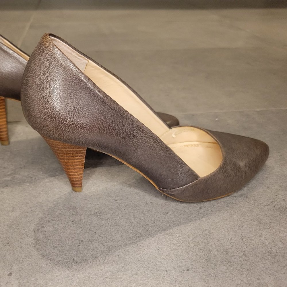 3 for $15, 5 for $20 Tahari closed toe heels 6 brown